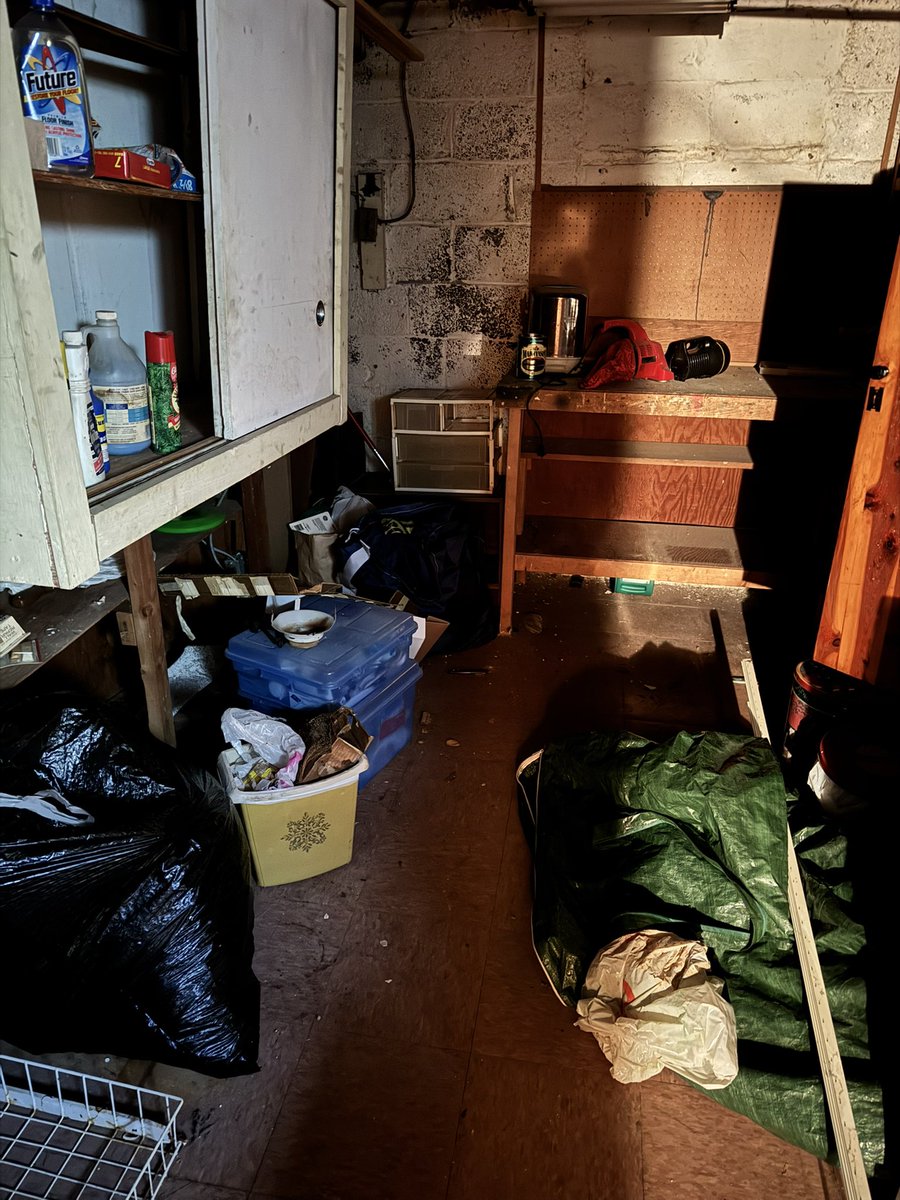 JunkinIrishman's tweet photo. 🚛 Big day in Bergenfield, NJ! Our team is tackling a massive 5-truckload house cleanout—everything must go! 💪 Clearing out with speed and care. #HouseCleanout #Bergenfield #JunkRemoval https://t.co/FPSEjHfUmh