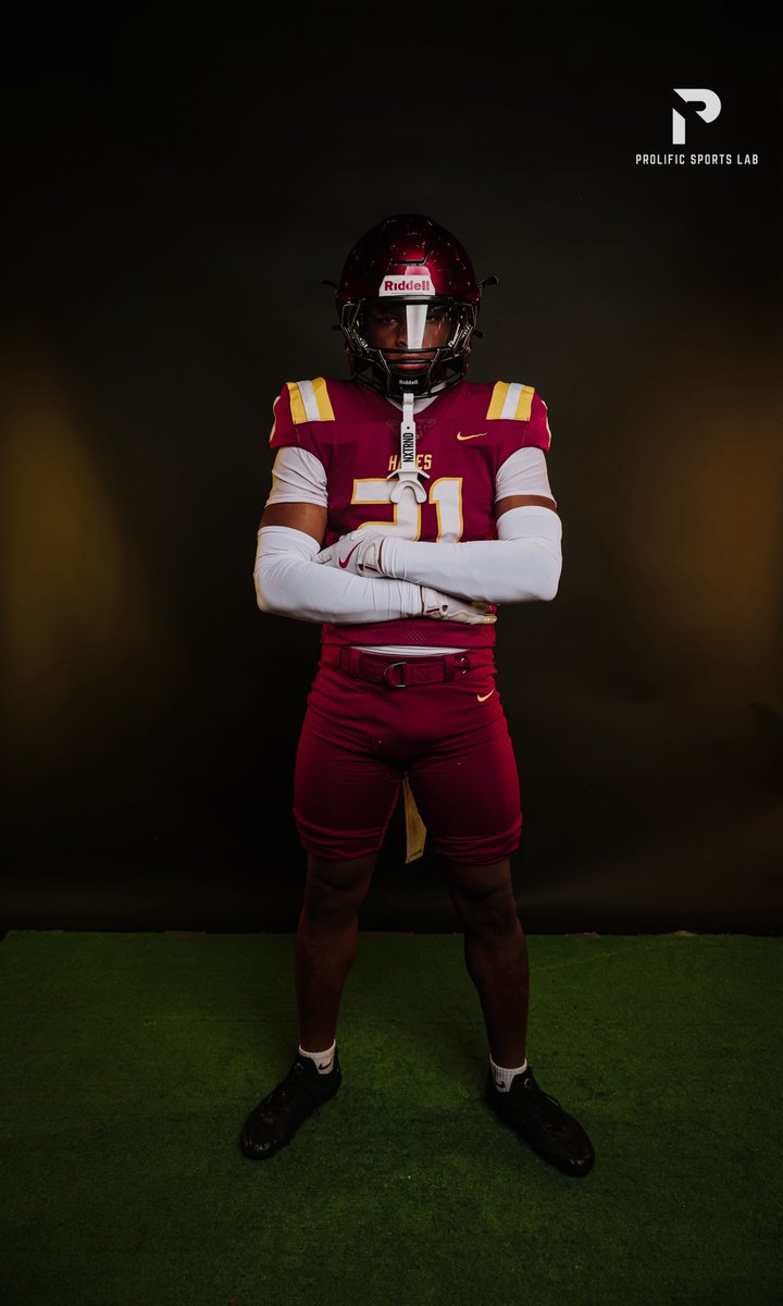 Year 2 Loading ….. Looking Forward To A Great Season #IslandJack 🏝️
 ⛔️No Passport 🛂No Entry #UPHAYES <a href="/CardinalHayesFB/">Cardinal Hayes Football</a> #21