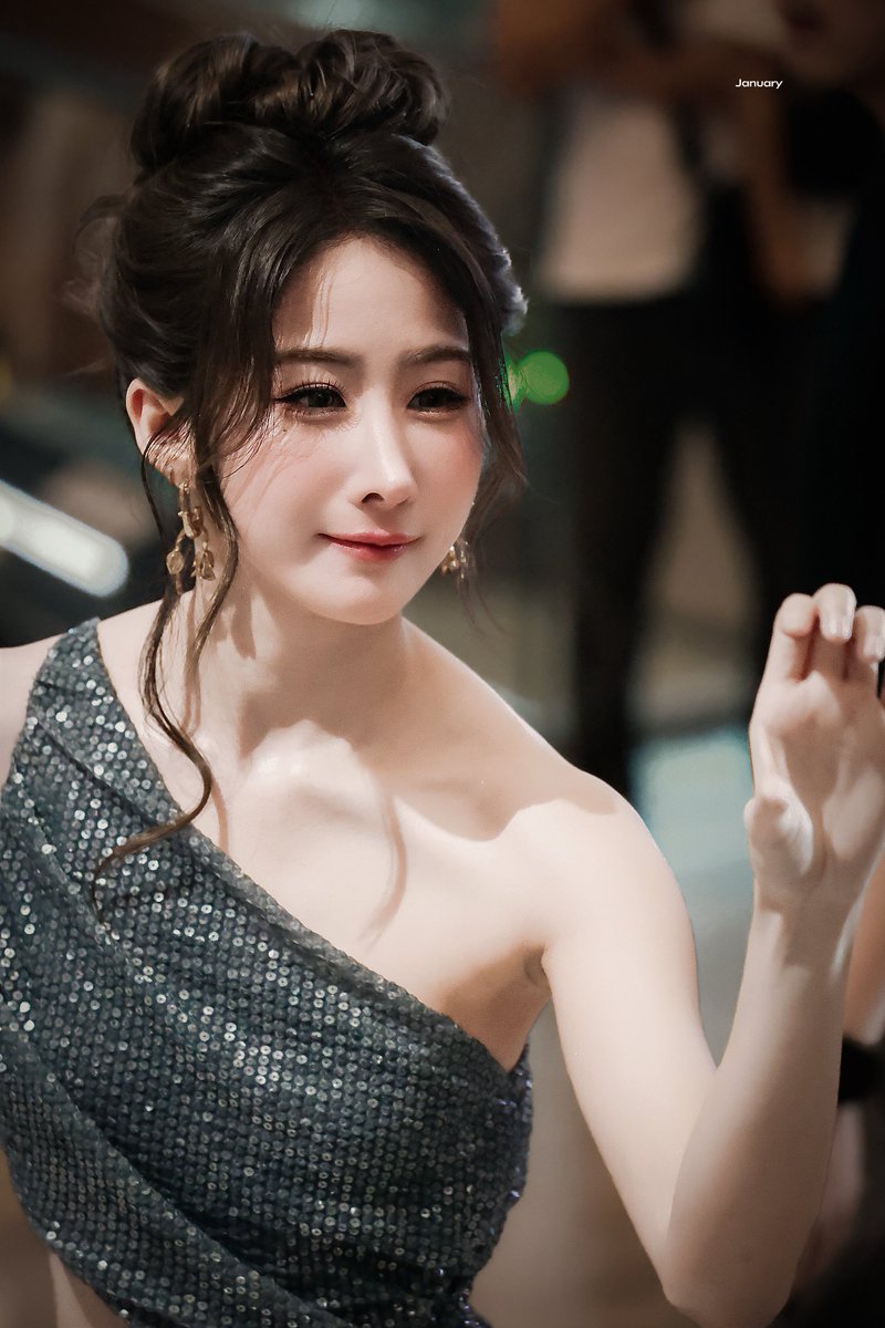 BOL_U83's tweet photo. 💛

YOKO AT LGBTQ FILM FEST
#TILFF2025_Yoko https://t.co/4ohxxCGo6j