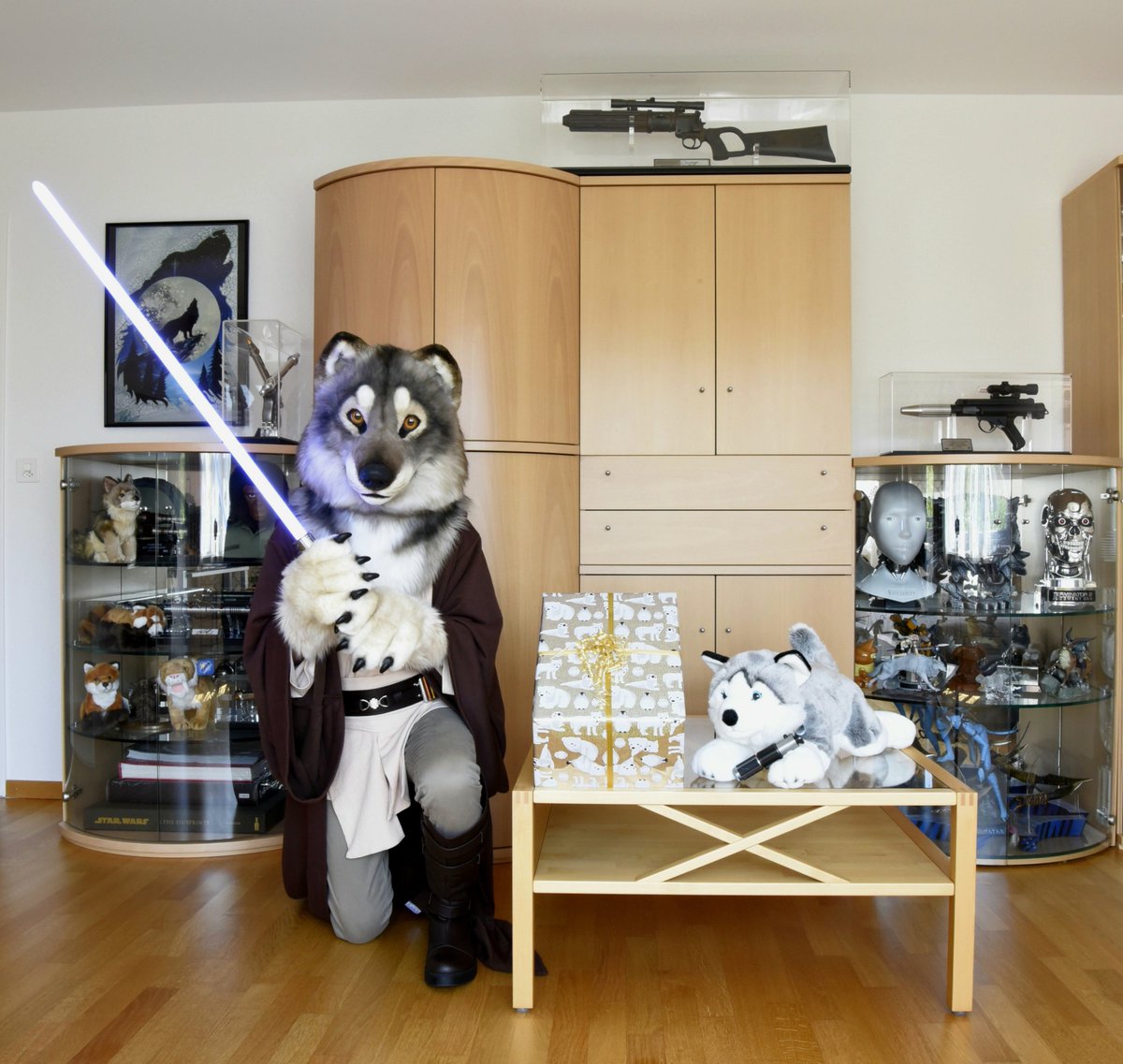 Kiba_Wolfy's tweet photo. @AkiraTiger94 Me and my Padawan Dubi wish you a happy birthday. 🥳🎉🎂🖖

🐺 @WMW66Costumes 
🐕 @PlushiePalace https://t.co/fLt6xULWHE