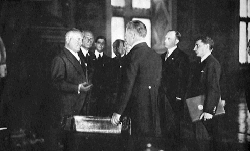#OtD 2 Sep 1933 the USSR signed a five-year friendship pact with fascist Italy, a precursor to the Hitler-Stalin pact. The USSR supplied oil to fascist Italy during its invasion of Ethiopia while fascists persecuted communists domestically stories.workingclasshistory.com/article/9241/u…