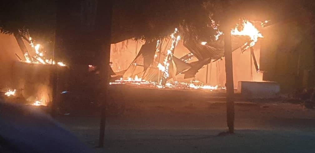 Popular Ilorin market razed by fire
tinyurl.com/28n6pm8b