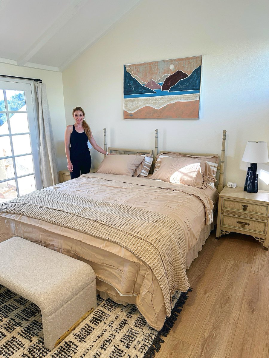 BubblyMoments's tweet image. Cozy + coordinated 🛏️✨
Bedsure Bedding Essentials Bed in a Bag Striped Comforter — style & comfort in one set!
🛍️amzlink.to/az0F9PApFMaWq
#AmazonHome #ComforterSet #BeddingGoals