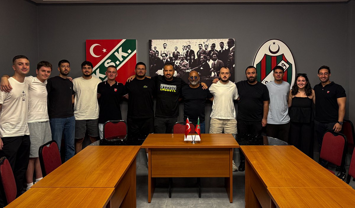 uniksk's tweet photo. Üniversiteli Karşıyakalılar Birliği olarak kulüp yöneticilerimizle bir araya gelerek yeni dönem çalışmalarımızı değerlendirdik.
Toplantımızda, önümüzdeki döneme dair projelerimizi, hedeflerimizi ve kulüp vizyonumuzu detaylı şekilde ele aldık.
Bizleri davet ederek misafirperverliklerini gösteren tüm yöneticilerimize teşekkür ederiz.
Birlikte daha nice güzel çalışmalara imza atacağız.