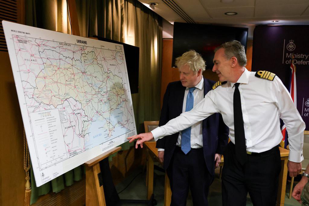 The past four years have been extraordinary: 2 monarchs, 4 prime ministers, 3 defence secretaries, a change of government, war in Europe and conflict in the Middle East. But now my time as Chief of the Defence Staff is at an end. Here is a thread of big reflections…