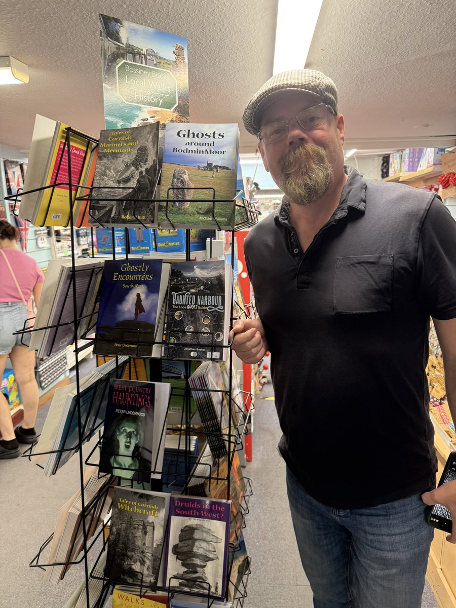 Darkling Room / Jonathan 📱 tweet media