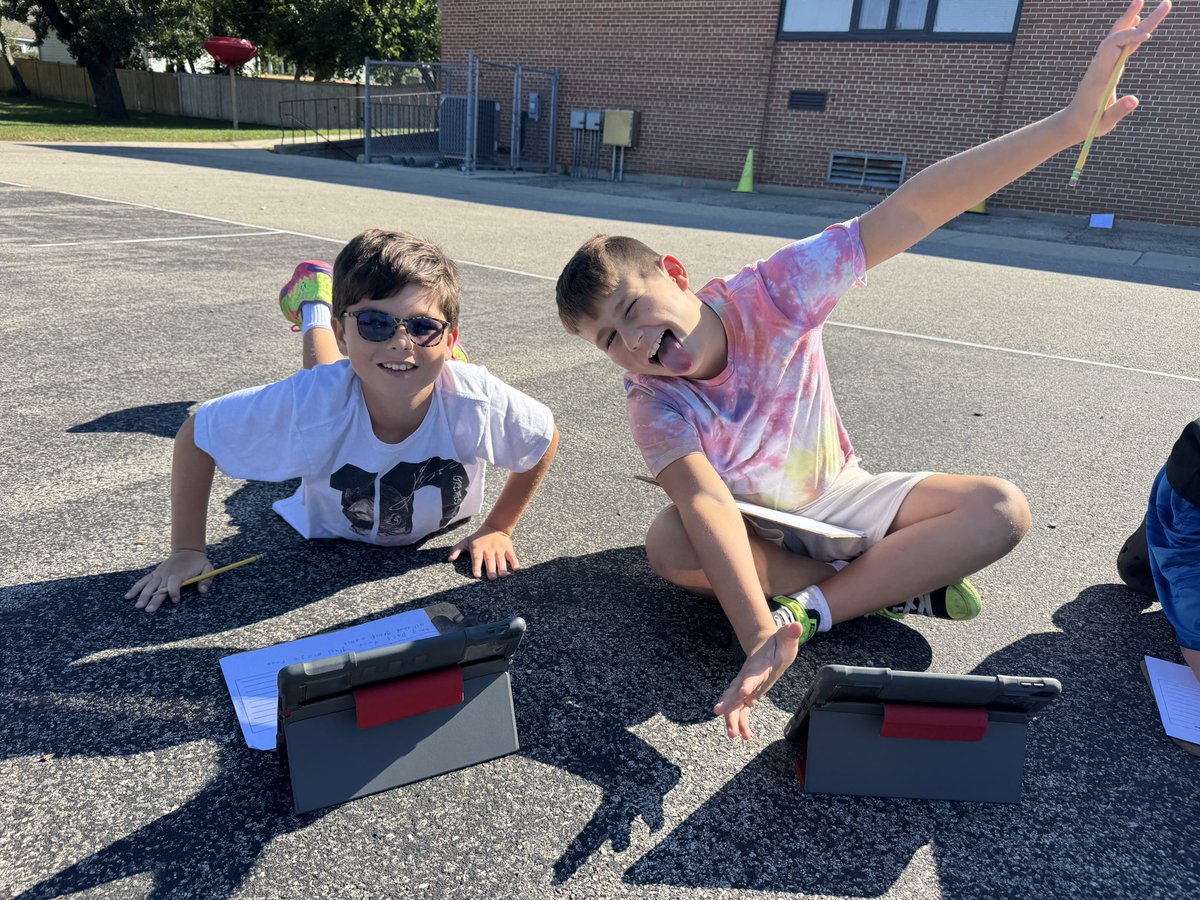 Laura Corey tweet media