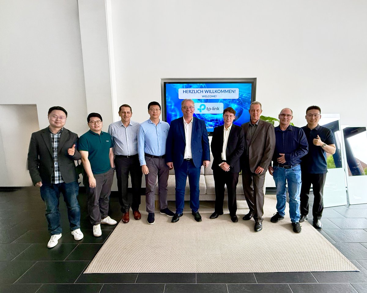 ALLNET (@allnetgmbh) on Twitter photo Wir freuen uns, heute das Team unseres Partners <a href="/TPLinkDACH/">TP-Link DACH</a> bei uns willkommen zu heißen! Im Zentrum des produktiven Meetings standen eine gemeinsame Reflexion der erzielten Erfolge sowie der strategische Ausblick auf das Jahr 2026. ✨
#TPLink #Partnership #TheNetworkPeople Wir freuen uns, heute das Team unseres Partners <a href="/TPLinkDACH/">TP-Link DACH</a> bei uns willkommen zu heißen! Im Zentrum des produktiven Meetings standen eine gemeinsame Reflexion der erzielten Erfolge sowie der strategische Ausblick auf das Jahr 2026. ✨
#TPLink #Partnership #TheNetworkPeople