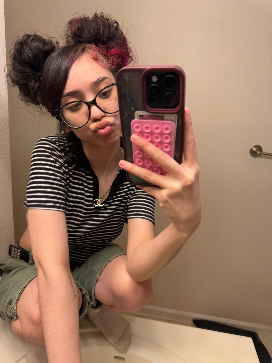 angelica👾 tweet media