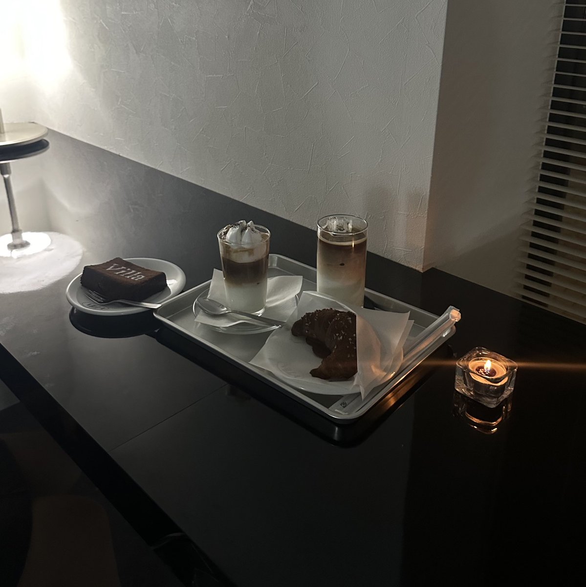 dkdizl__o0's tweet image. 📍cafe Villa
モノトーン基調の店内で夜カフェもやっていて大人おしゃれな雰囲気です.𖥔 ݁

 #日常垢  #日常垢さんとつながりたい 
 #カフェ巡り好きな人と繋がりたい 
 #カフェ  #雰囲気