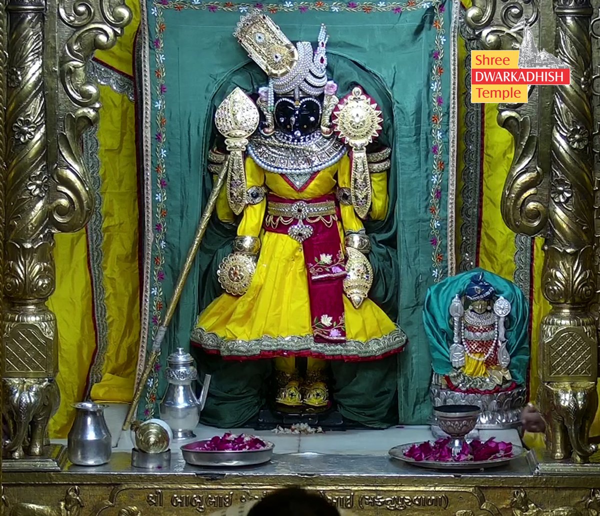 राजाधीराज द्वारीकाधीशजी के संध्या आरती दर्शन 🙏🏻
श्री द्वारकाधीश मंदिर द्वारका,गुजरात
दिनांक :- 02/09/2025 मंगलवार                

#dwarka #sandhyaaarti 
#ShridwarikadhishmandirOfficial