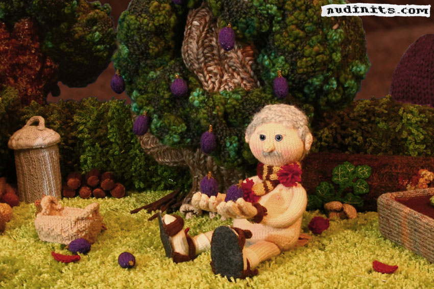 Bernard had bruised his plums

#autumn #fall #plums #Britishhumour #innuendo #knittedanimation #knittedpuppet #naughtyknitting #saucy