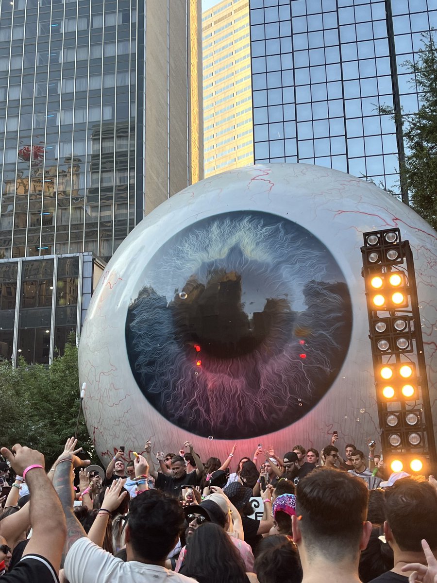 🎶 <a href="/kaskade/">Kaskade</a>  one for the books!