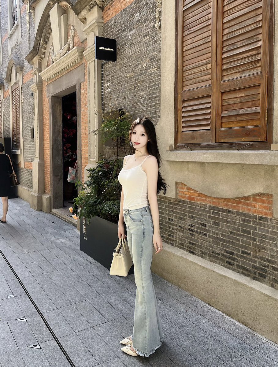 3698aaa's tweet image. 今天的穿搭很符合我的气质