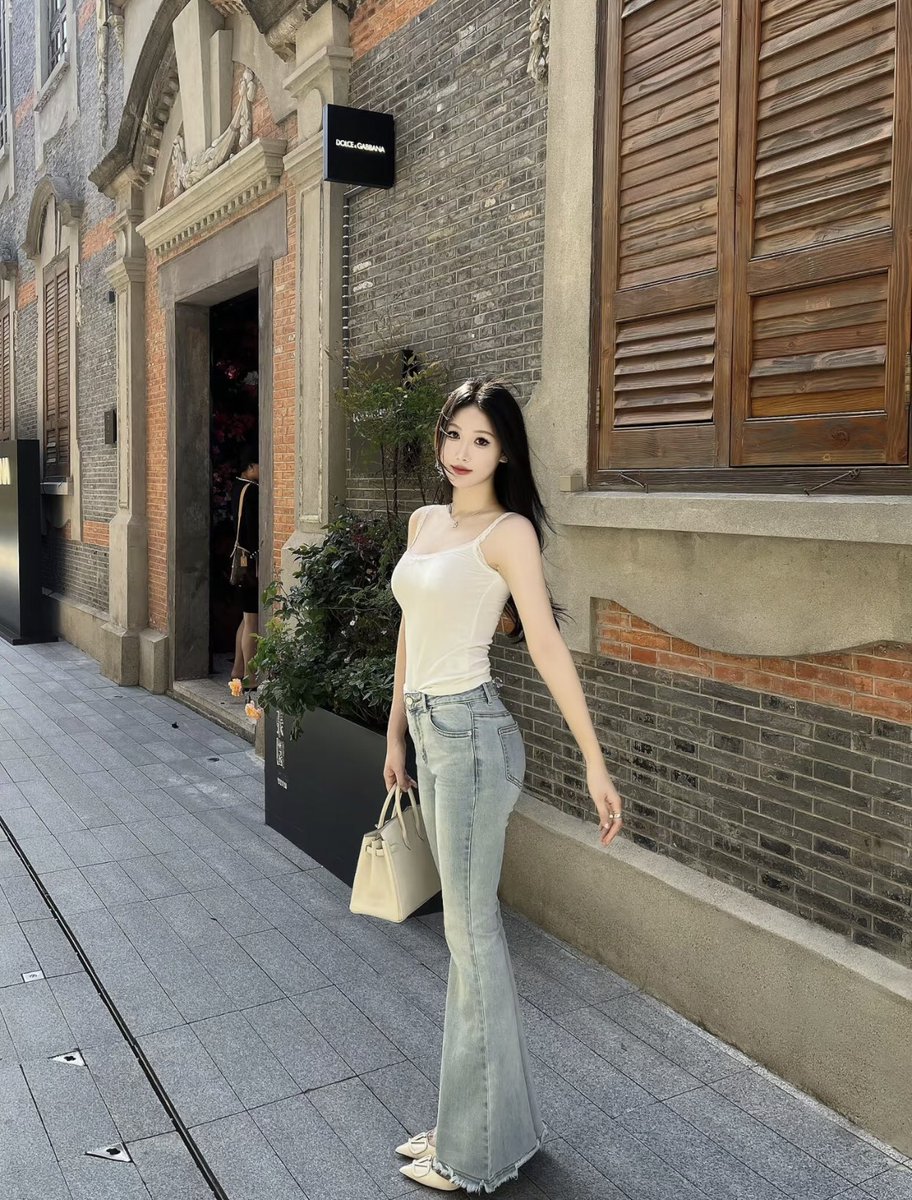 3698aaa's tweet image. 今天的穿搭很符合我的气质