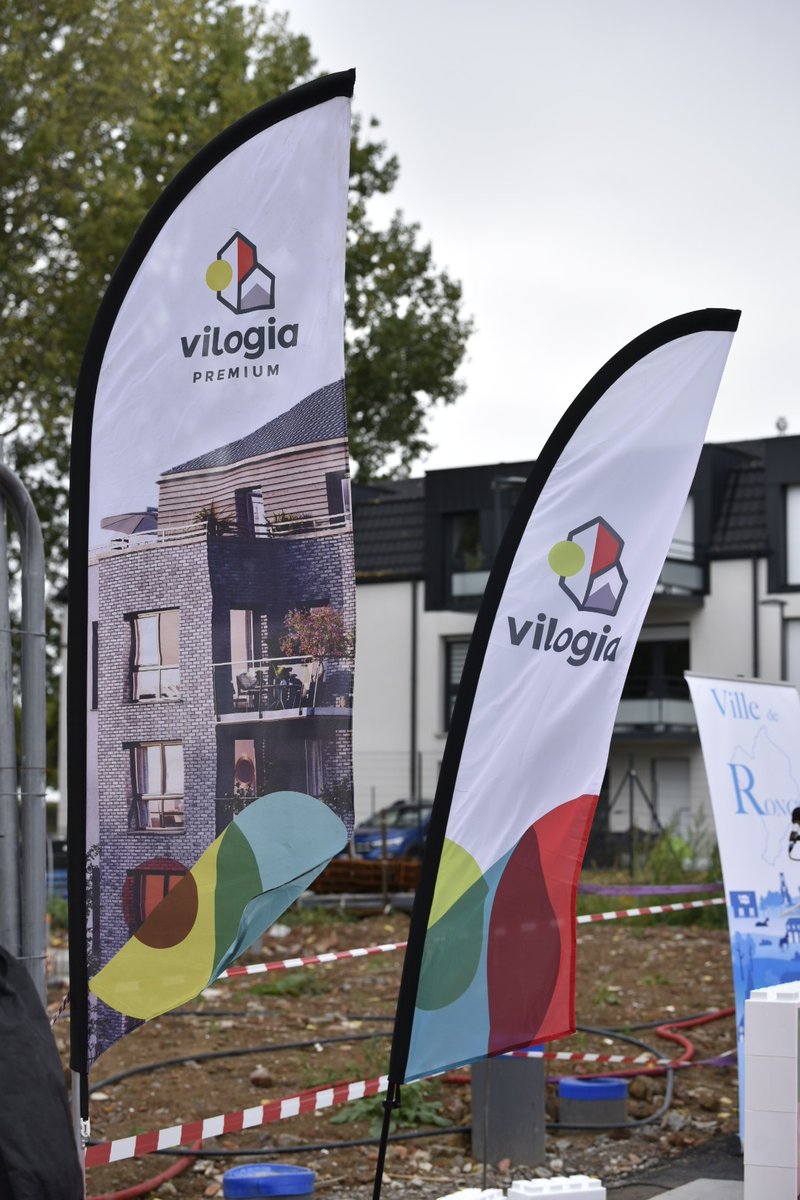 VilogiaGroupe's tweet image. Nous posons la première pierre d'une opération inédite à Roncq : 12 logements en Bail Réel Solidaire, une première pour Vilogia en tant qu'Organisme de Foncier Solidaire.
Le clos du bailli, ce sont 12 logements très symboliques, car pour la première fois, Vilogia Premium ne…