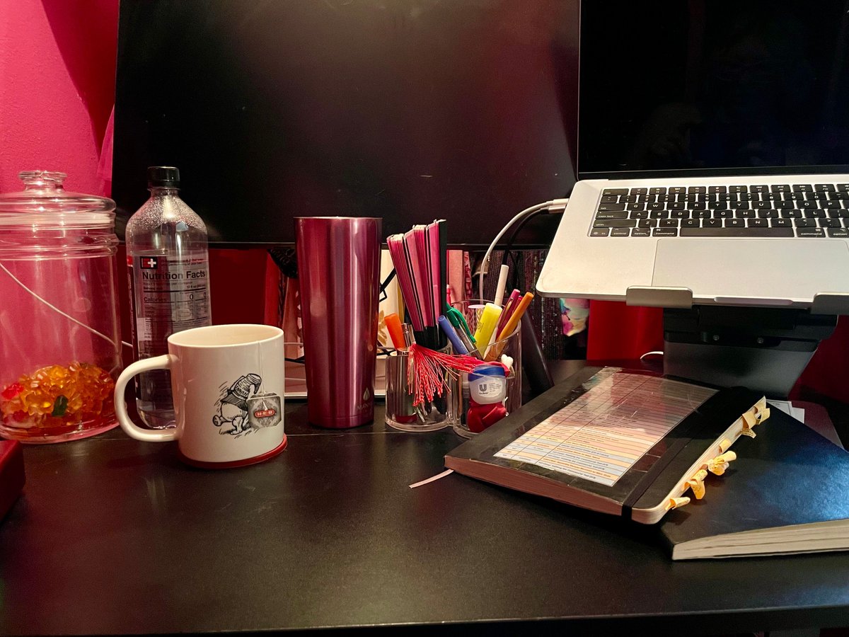 brandileilani's tweet photo. Studio glam ✨ = Multiple half-finished drinks. Gummy Bears. Handheld Fan. Pens. Highlighters. Lip Balm.
#RecordingBooth #VoiceArtist #greentea4life https://t.co/SeVZEWD5kQ