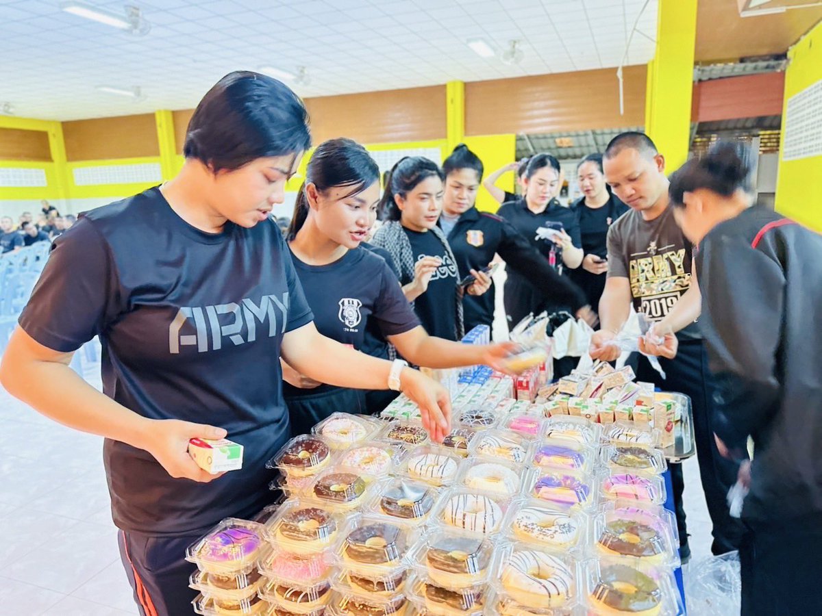 patshavee's tweet photo. พบปะกำลังพลประจำเดือน https://t.co/Zq5iFm0FC1