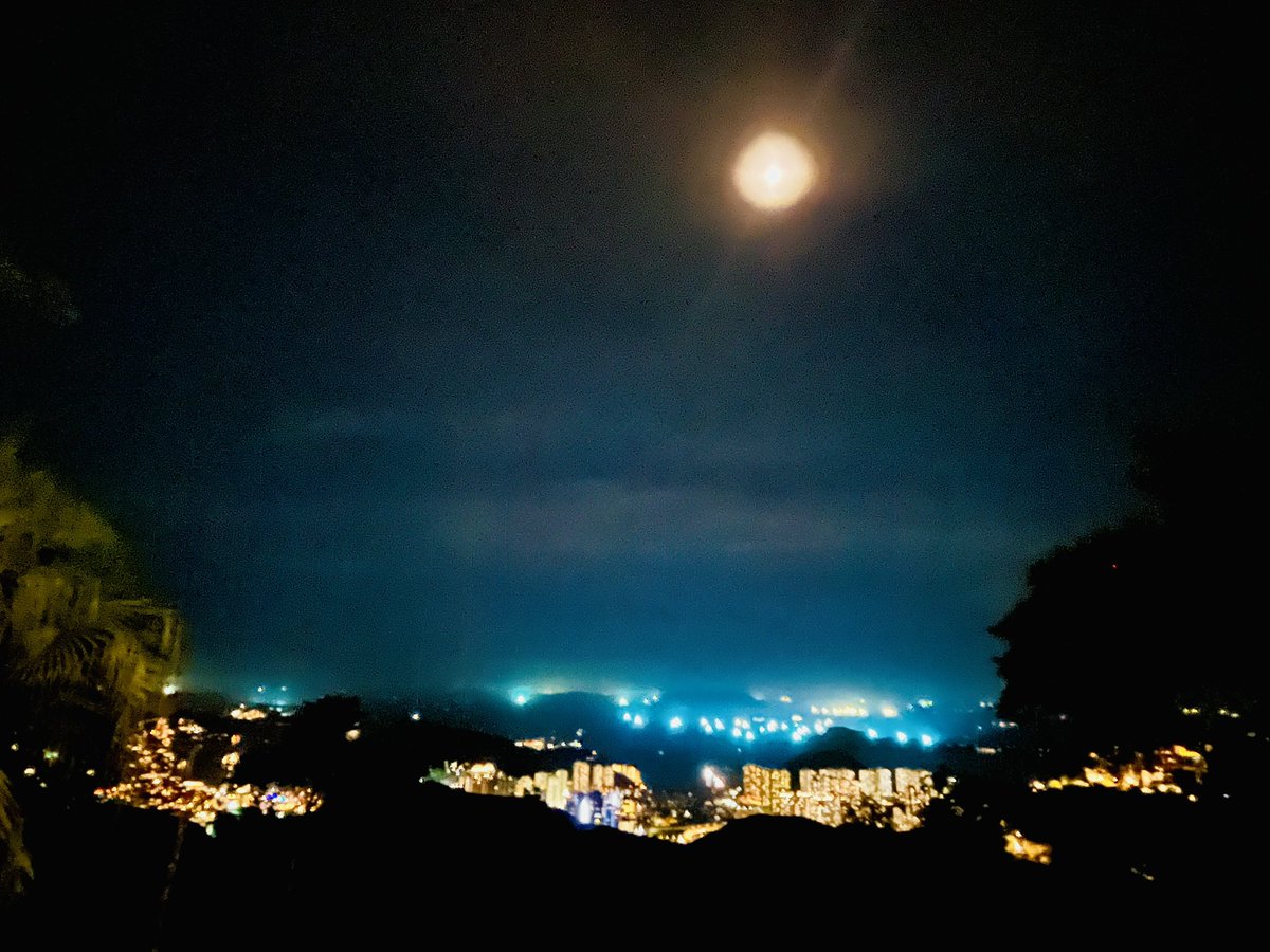 trailnesday's tweet photo. Gotta do more night training #Daily10k #HongKong https://t.co/QggnrR6w3d