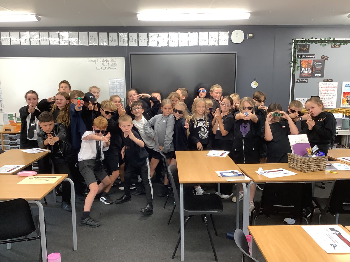 VIPSAylesford's tweet image. Mission: Completed!

All the Year 5 agents graduated from Spy School with flying colours today! 

From testing our agility on the laser course to writing secret codes with invisible ink, it is safe to say the children had a superb time!

#learninglaunch #engaging #Stormbreaker