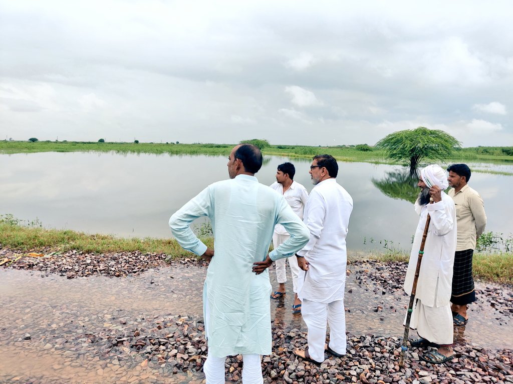 भारी बारिश के बीच दर्जन भर गांवों का किया दौरा!

हालात चिंताजनक!!!