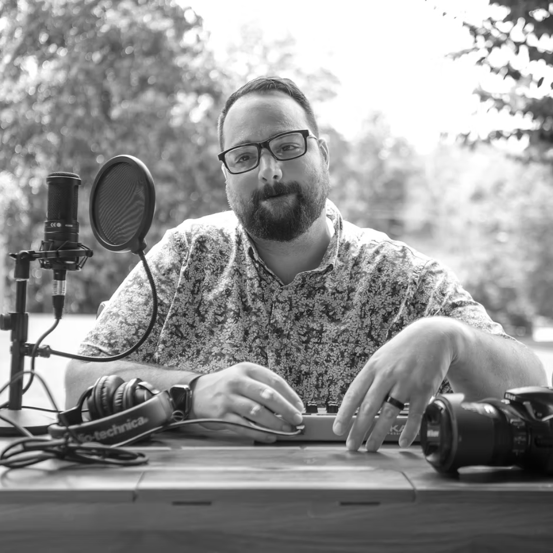 AIRmedia's tweet photo. Jamie Godin is an Atlanta-based writer, editor &amp; multimedia producer bringing stories to life through reporting, podcasts &amp; digital content. He produces @uswithoutThem, where music meets philosophy, and amplifies voices that often go unheard. https://t.co/7NlFLoRKep