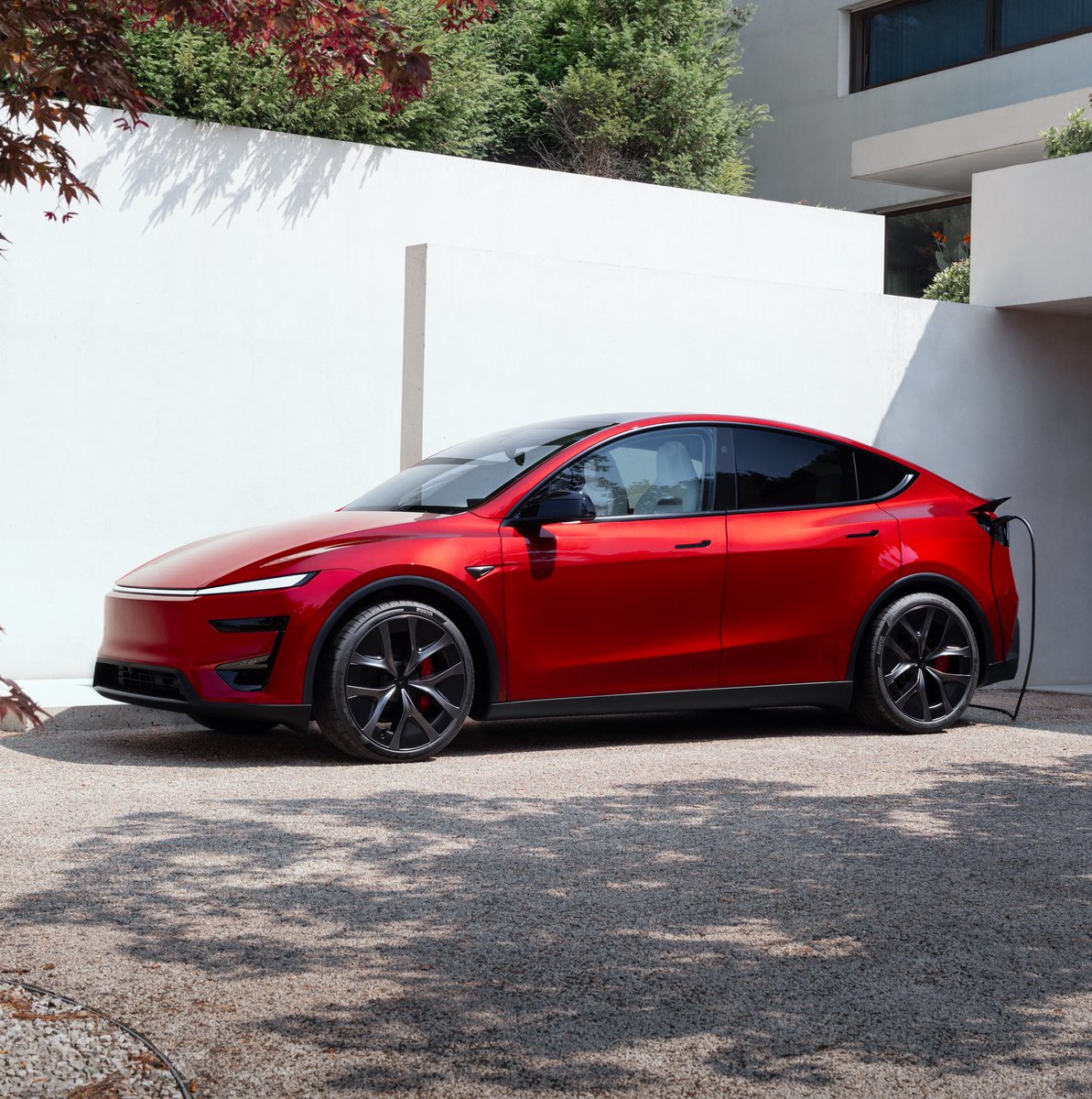 The Tesla Newswire tweet media