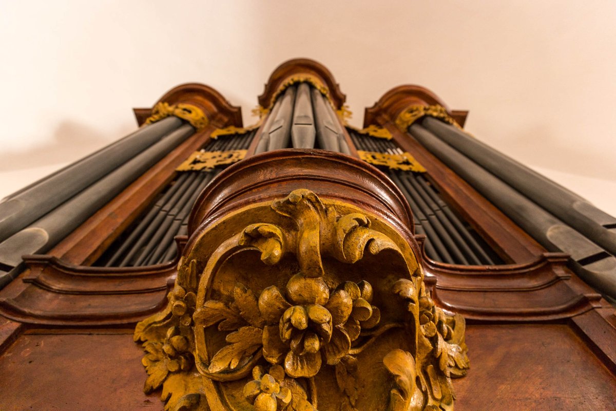 <a href="/GranCanariaCab/">Cabildo Gran Canaria</a> <a href="/GranCanariaOIAC/">Gran Canaria OIAC</a> <a href="/AytodeAguimes/">Ayuntamiento de Agüimes</a> <a href="/visitgaldar/">Visitgaldar.com</a> <a href="/aytolpgc/">Ayuntamiento de Las Palmas de Gran Canaria</a> <a href="/LpaVisit/">Turismo de Las Palmas de Gran Canaria</a> <a href="/aytoguia/">Santa María de Guía</a> <a href="/Turismo_Guia/">Turismo_StaMªdeGuía</a> <a href="/TurismoVallesec/">turismoValleseco</a> En Valleseco se conserva un órgano germano del XVIII, trasladado desde Teror en 1898, con un mueble barroco de torreones y tallas delicadas.