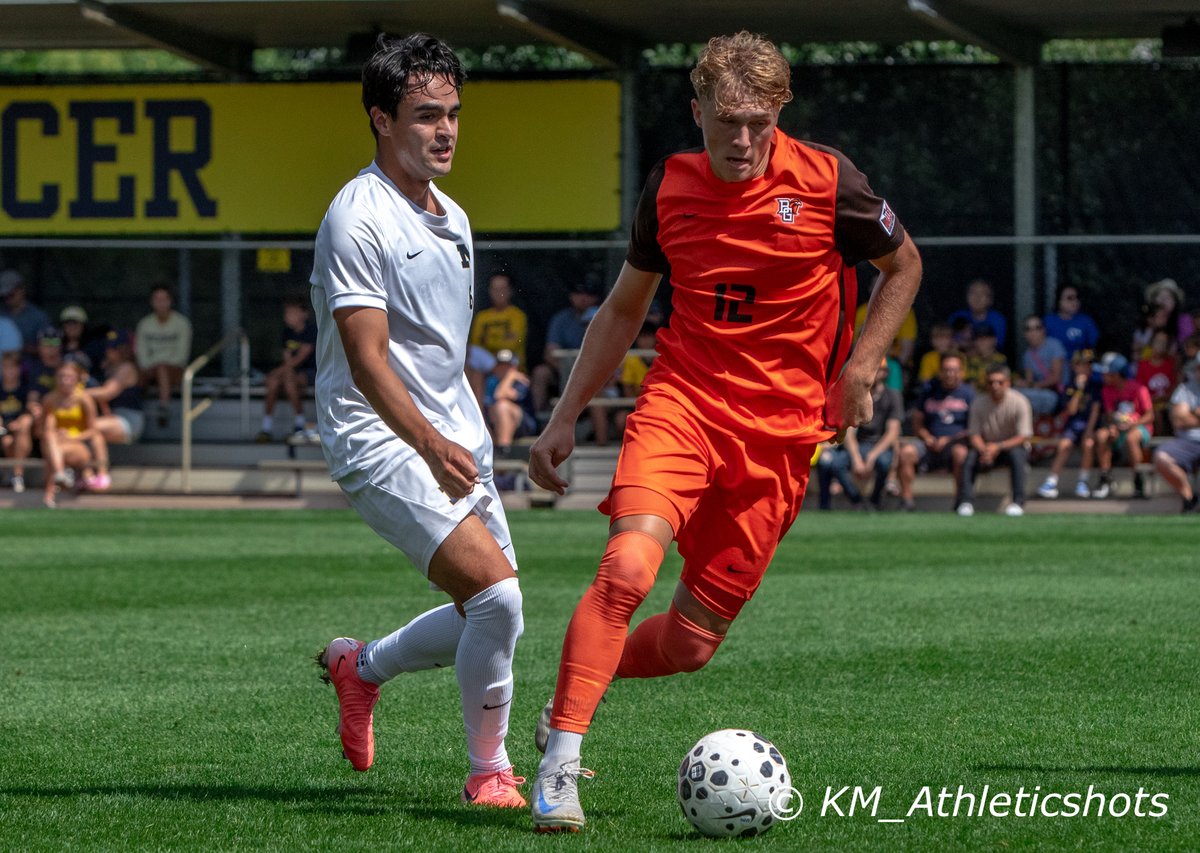 KMathleticshots's tweet photo. First mens soccer game for BGSU!
Follow my instagram in my bio to see more of all my photos! https://t.co/XrtEVZTPRJ