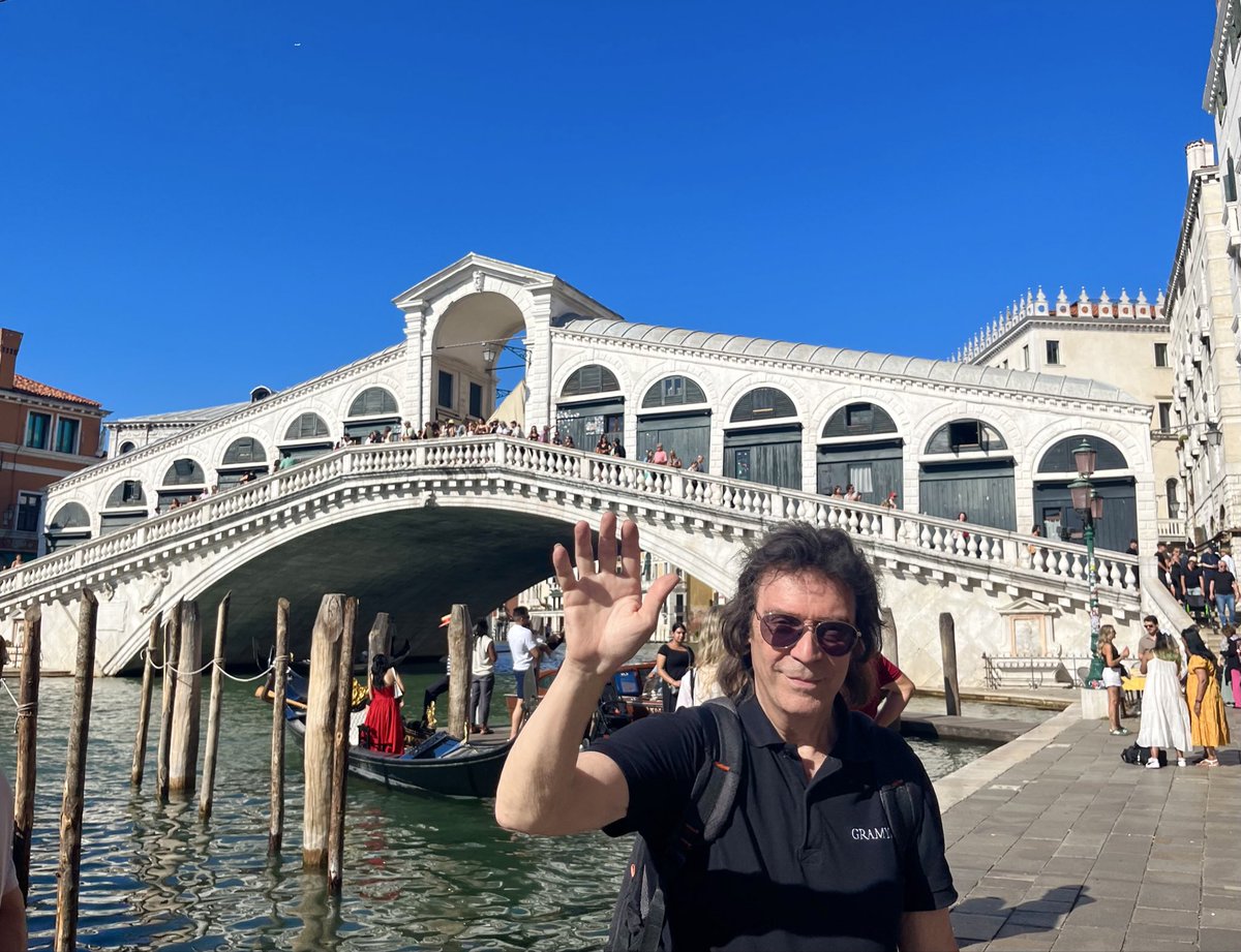 HackettOfficial's tweet image. Check out my latest blog, “Dreaming City in the Sea”… hackettsongs.com/blog/steve-hac…