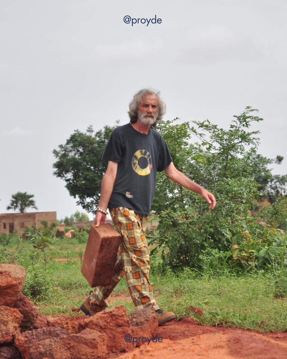 El 15 de agosto nos dejó el Hno. Ángel Díaz (1954-2025).
Voluntario, director de PROYDE, faro y compañero.
Su legado: vivir con sencillez, fe y compromiso.
📷 Gracias, Ángel.
📷 Lee el texto completo y deja unas palabras en su recuerdo proyde.org/en-memoria-del…