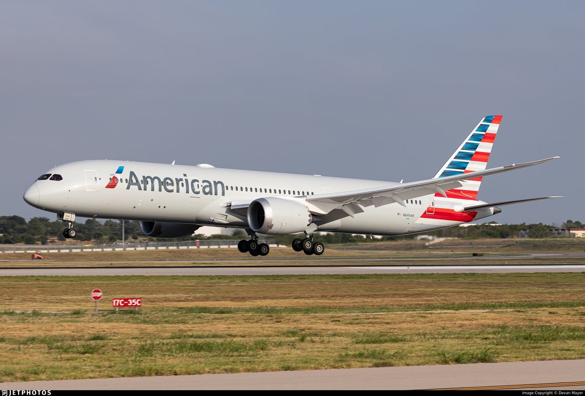 Congratulations to <a href="/AmericanAir/">americanair</a> on taking delivery of their 1000th mainline aircraft. 787-9 N849AN arrived home late last week. flightradar24.com/data/aircraft/…
