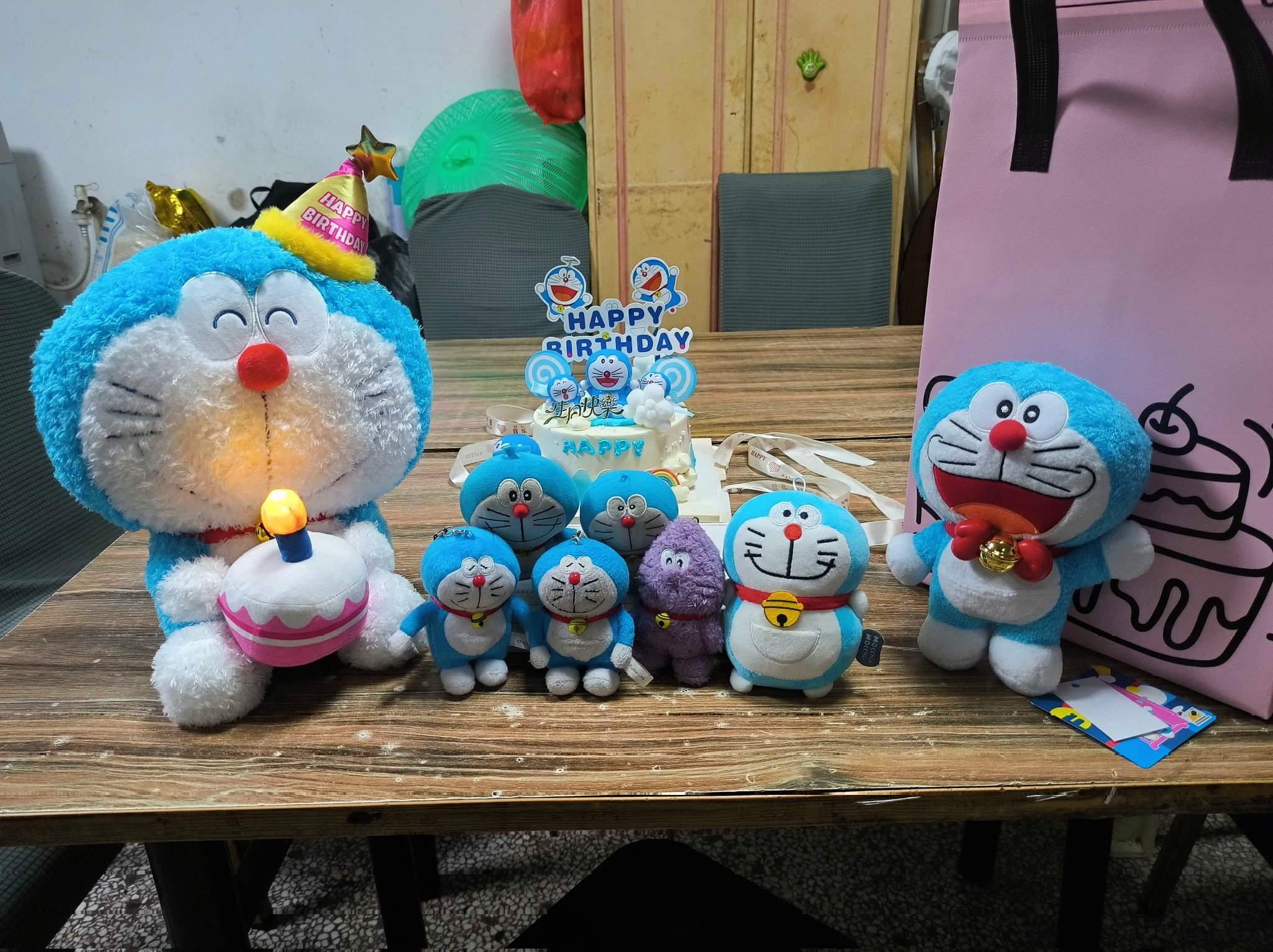 美品　激レア　ドラえもん　小物入れ　バースデー　誕生日　専用ケース付き ドラえもん】今年はケーキがポイント☆お誕生日グッズをCHECK