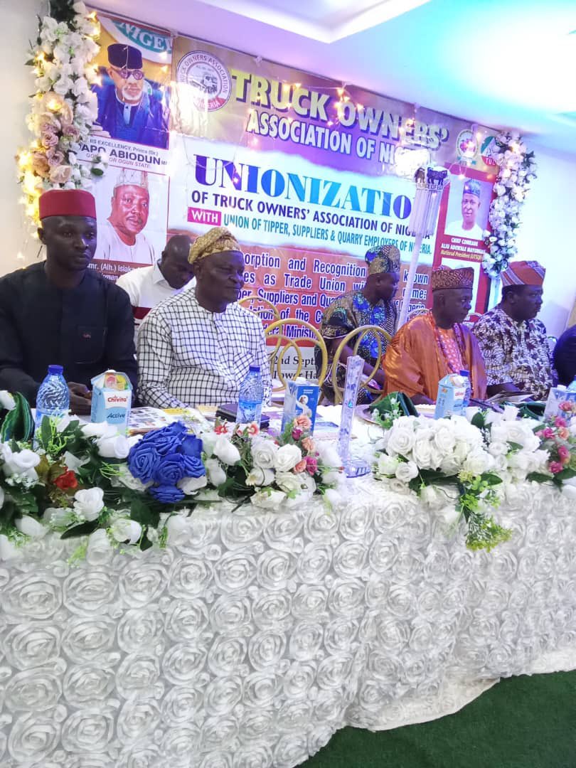 fmleogun's tweet photo. Mr. Andy Egboh, Director of Labour, represented by Salako Oyeyemi (Mr.), participated in a meeting with the Truck Owners Association of Nigeria to explore Unionization with the Union of Tipper, Suppliers and Quarry Employers of Nigeria at Event Tower Hall, Abeokuta https://t.co/OEyMdcKpjq