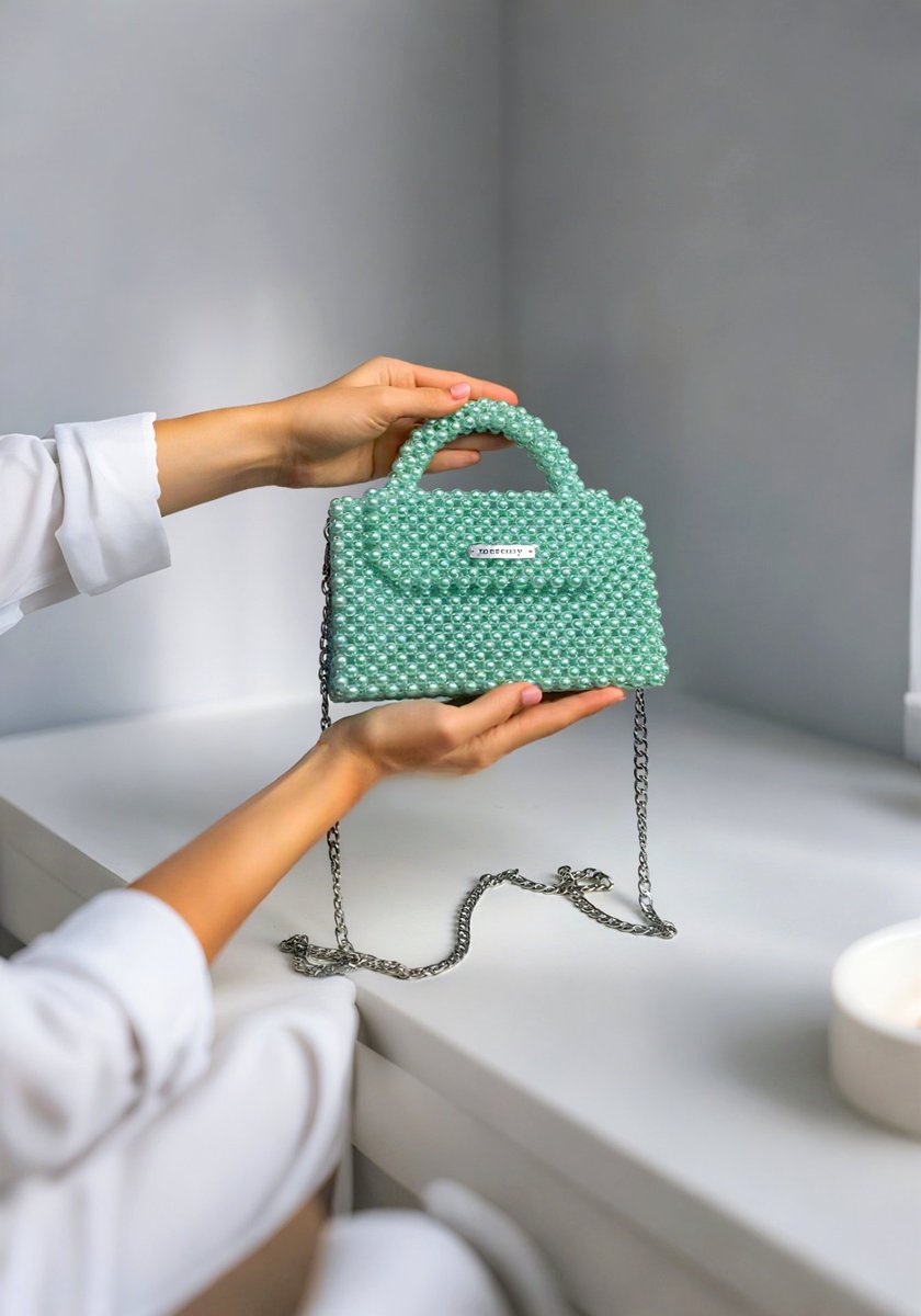 KalraTeto30823's tweet image. Level up your style ✨
Handmade beaded bag 💚 Only Rs. 2500
Customize in any color/design 🎨

#StoneAndStyle #BeadedBag #HandmadeWithLove #AffordableFashion #StyleGoals