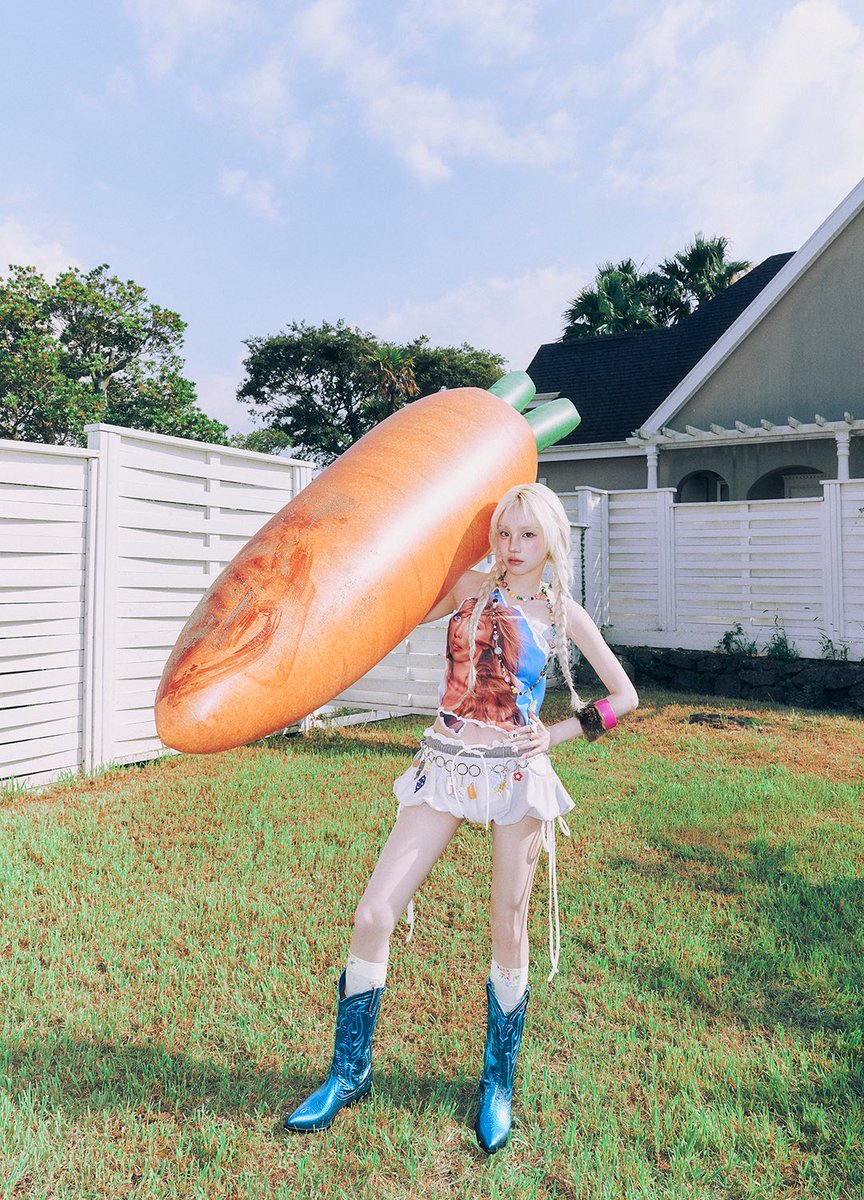 official_i_dle's tweet photo. 우기 (YUQI) 1st Single [Motivation]
Photobook Image Preview

🐇🥕

2025.09.16. 6PM (KST)

#아이들 #idle
#우기 #YUQI
#Motivation https://t.co/jTRBSMKk6O