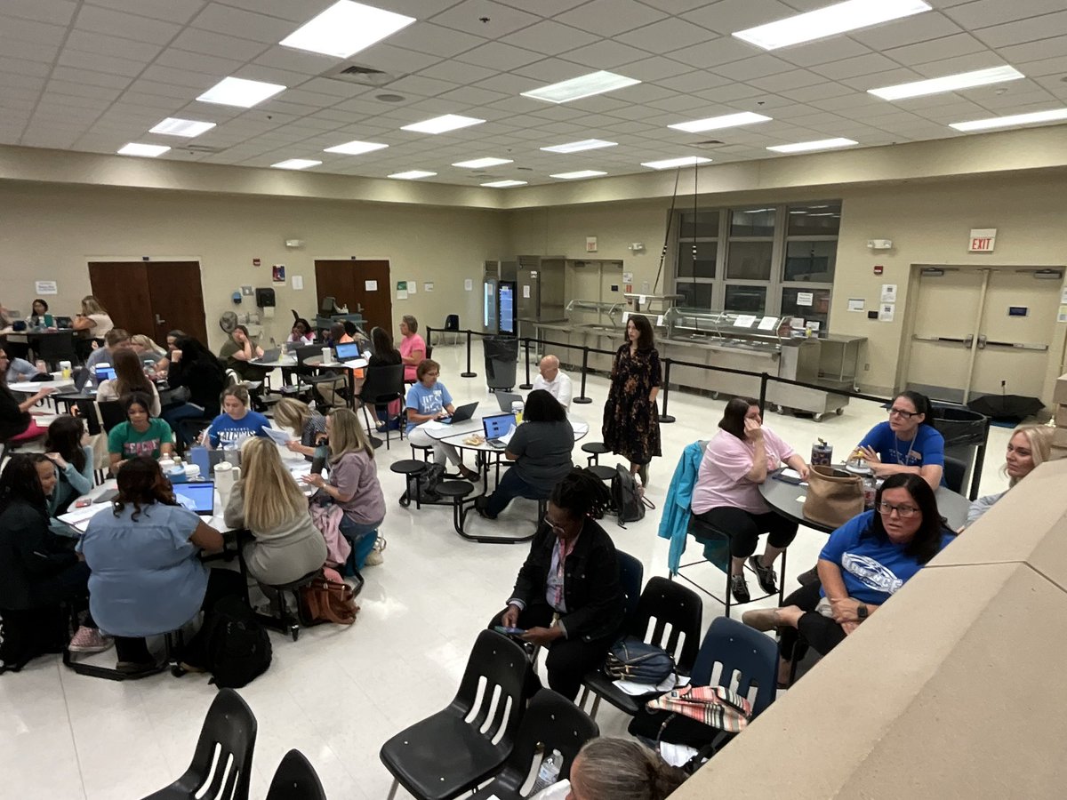 Florence Teachers are attending a session on resources for the lower elementary grades at Florence Freshman Center. #fcslearn #yoursystemourcommunityoneflorence #IG2BAFF #hardworkpaysoff
