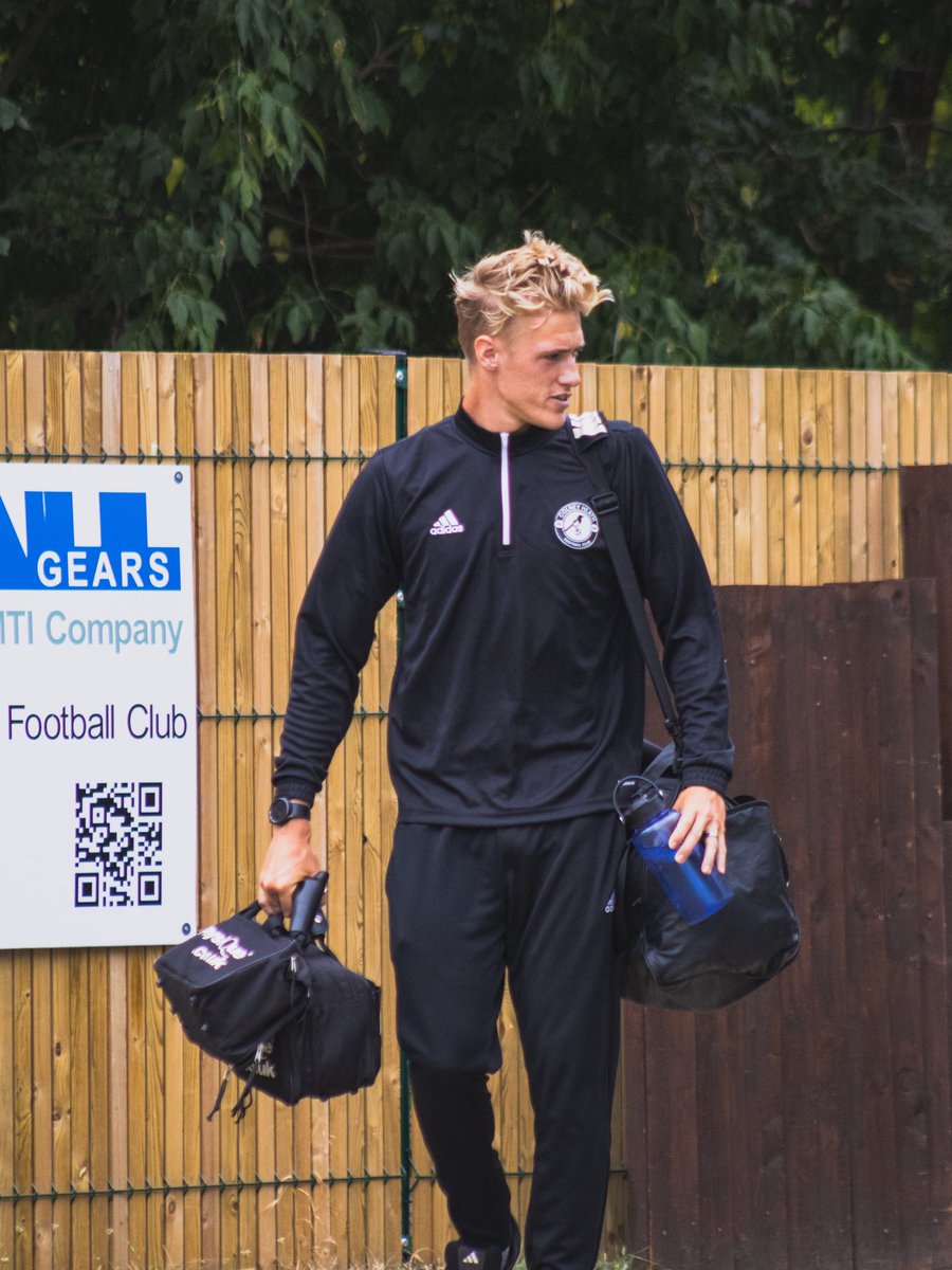 📸 Player of the Month 👏🏽

The committee have voted and the winner is… Liam Gauthier 🧤⚽️
Our Vice Captain and GK - leading by example with his consistency, commitment and standards on and off the pitch.

Well deserved, Liam 👊🏽 #UTH #Heath #PlayerOfTheMonth #Standards