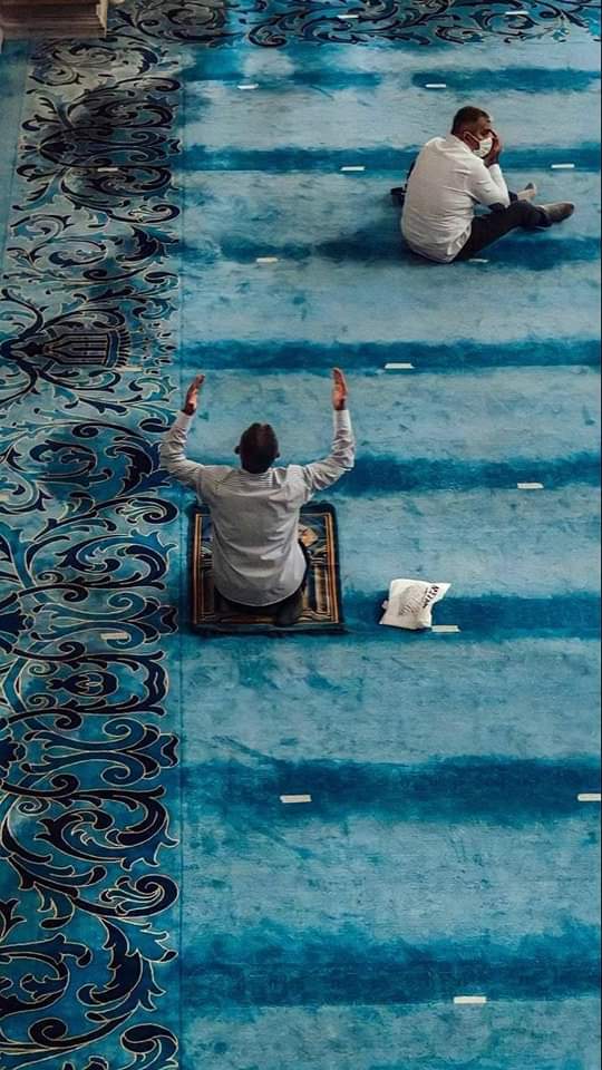 "وإنِّي شدَدتُ إلَيكَ كُلَّ رحَالِي
يَا ربُّ أصلحنِي وأصلح حَالِي"