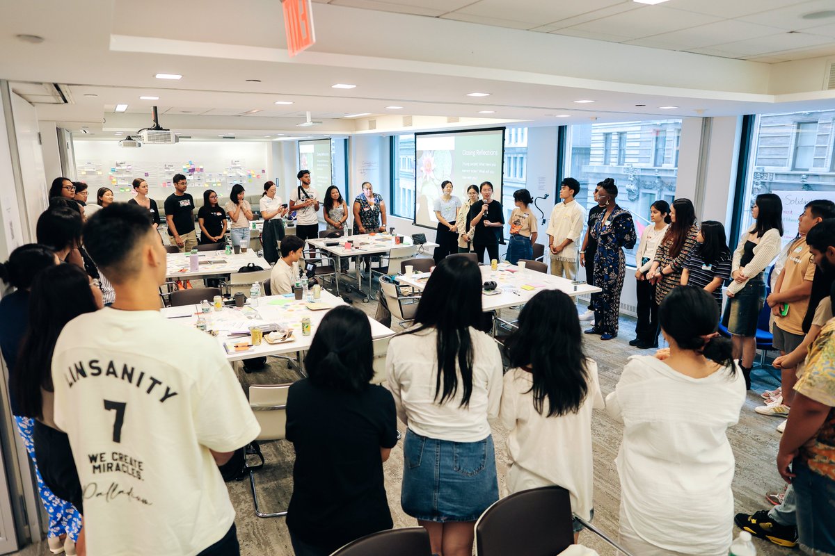 jlinfoundation's tweet image. Congratulations to our founder, @jlin7 on a well-deserved retirement. From underdog to unforgettable, Jeremy's greatest impact to us is what he's built off the court. Thank you Jeremy for your vision, heart, and belief in a brighter future where all youth can thrive together! 💛