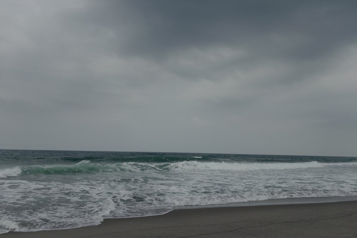 studywrei's tweet image. life update: prelims so hard, i had to cure it with saltwater