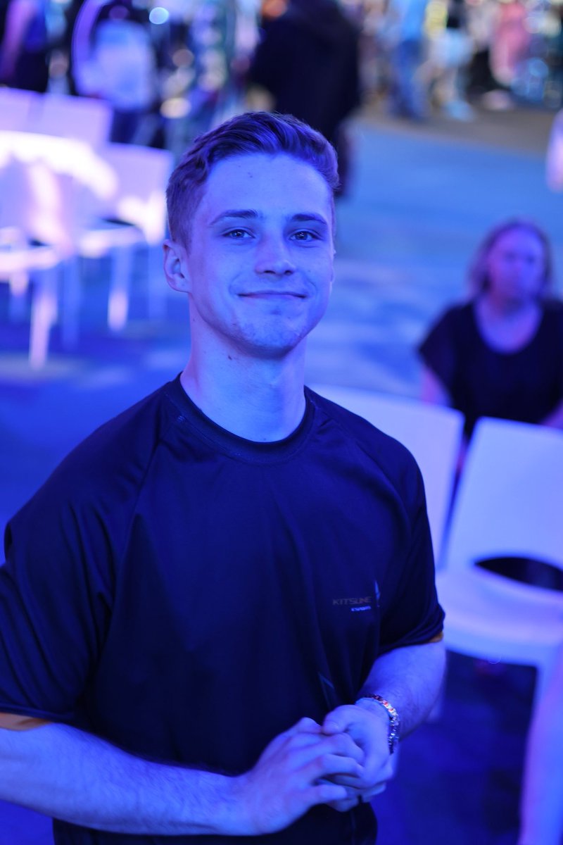 Sean van Niekerk tweet media