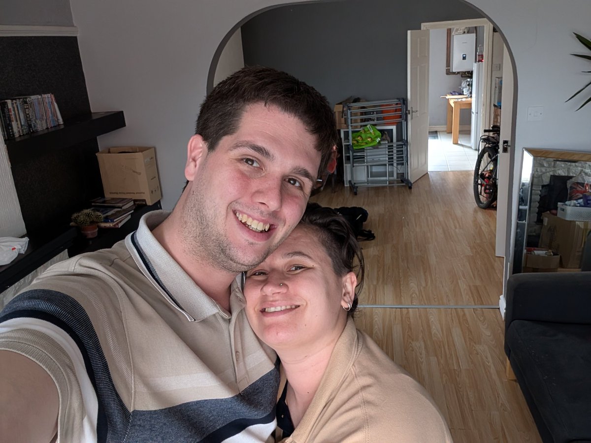 Id like to finally explain this; I've closed up shop on my modelling.

Because I'm going to set it up all over again. Because me and Kayak can now say we own a house!