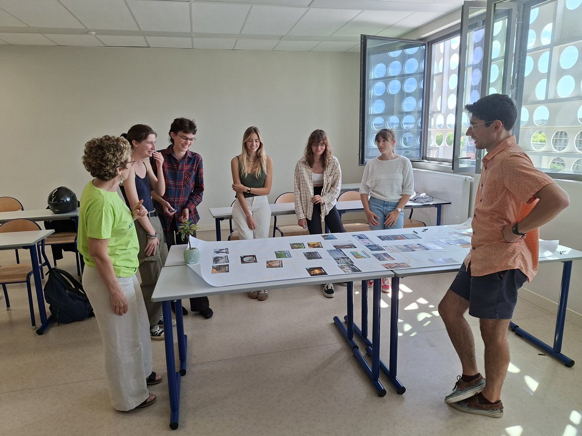 Grand succès pour la 1ère journée de la Fresque du climat. Les étudiants de L2 ont pu participer aux ateliers animés par nos ambassadrices et ambassadeurs du climat.
Nous vous attendons nombreux aux 2 conférences qui se tiendront demain - 3/09 de 9h à 11h30 Dumontet