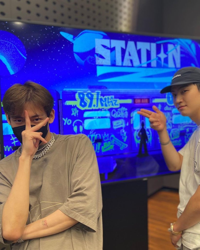 dailyBBam's tweet photo. #JAYB #BamBam #재범 #뱀뱀 https://t.co/Vd87HoEQUB