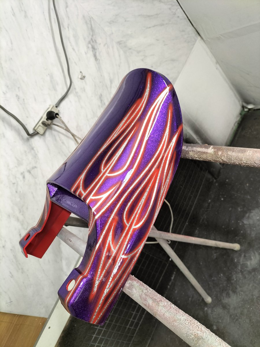 マーシー！　25SLXカスタムペイント ﾊﾞｲｸのｶｽﾀﾑﾍﾟｲﾝﾄ屋の作業風景 (@custompaintserv) / X