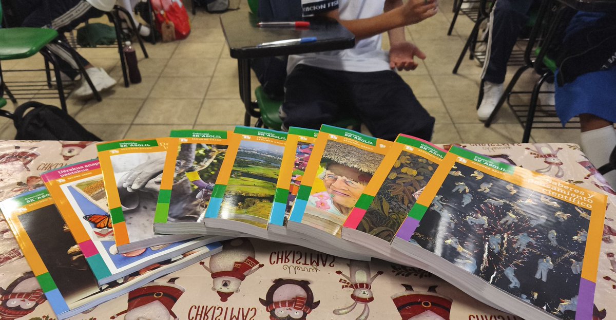 betovalencia's tweet image. Los nuevos libros de texto en la NEM, contenidos que promueven la conciencia crítica, la comunitariedad, la ética y el conocimiento científico.  Un poco más de filosofía sería deseable. UN RETO DOCENTE! #librosdetexto #NEM