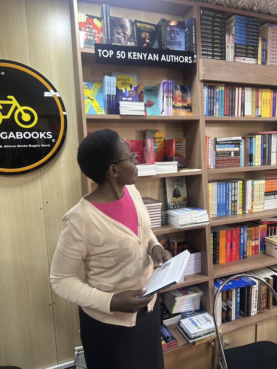 Readswithbrian's tweet photo. Elizabeth Waithaka passed by @KibangaBooks today. 

Author of a personal money nuggets &amp; teenagers money lessons books. 

Sakaja #SHAForAll  DCI Kazi Raymond Omollo State house Maureen Wasike Social Health Authority https://t.co/3xUe3rcAZE
