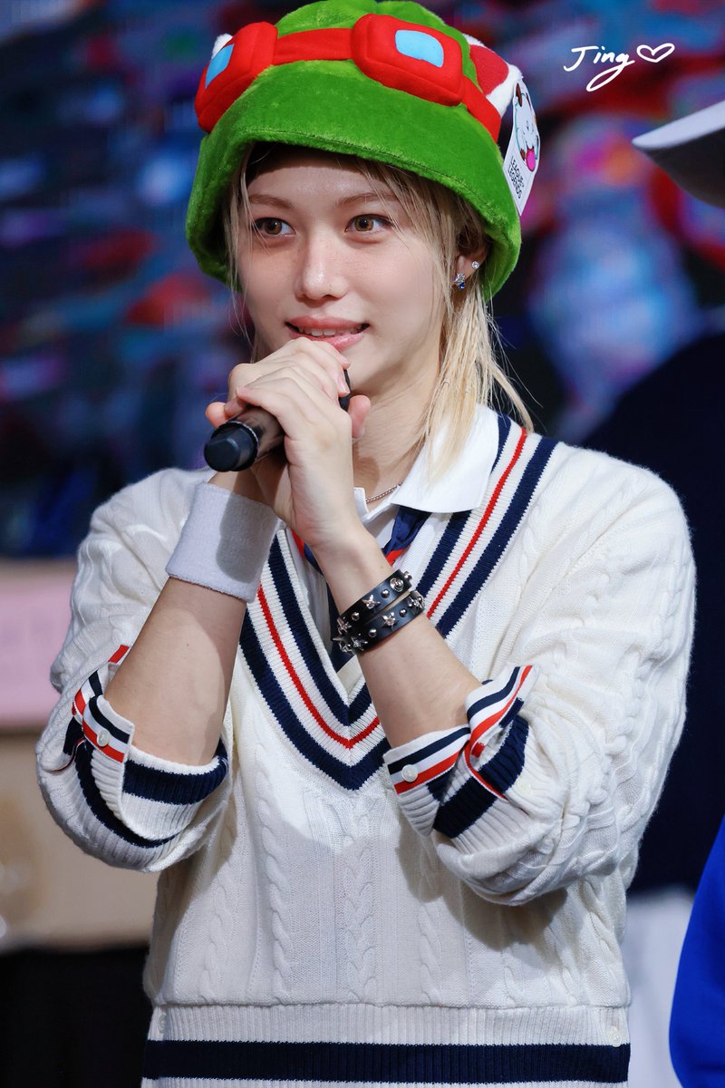 250830｜MusicKorea Fansign

🌬️💚

#StrayKids  #Felix  #ピリちゃん
#스트레이키즈  #필릭스 #용복
#KARMA #CEREMONY 
#StrayKidsComeback