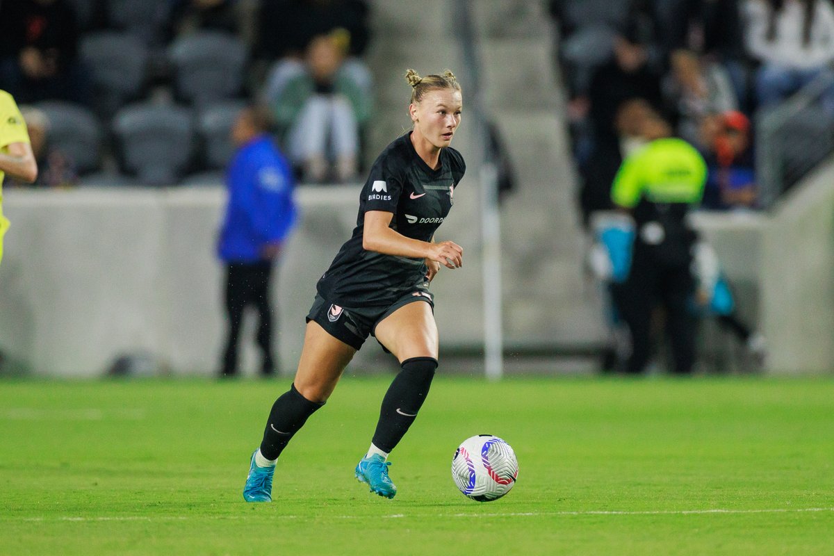 Where Are They Now? 👀

𝐊𝐞𝐧𝐧𝐞𝐝𝐲 𝐅𝐮𝐥𝐥𝐞𝐫
Then: Southlake <a href="/Carrollisd/">Carroll ISD</a> – 2022 UIL 6A State Champion &amp; MVP
Now: Angel City FC – Starting Midfielder in the NWSL⚽

From dominating #txhssoccer to shining on the pro stage, Kennedy’s journey is a true example of